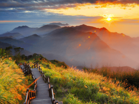 View Sea of Clouds at Eryanping Trail