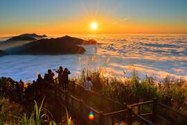 隙頂二延平步道夕陽雲海