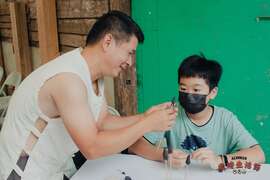 0701捏麵人活動-老師教學中
