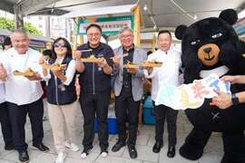 5.現場巡攤-中華美食交流協會介紹傳統粽及創意粽