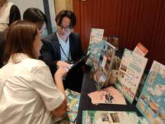0614-現場與韓國業者介紹jpg