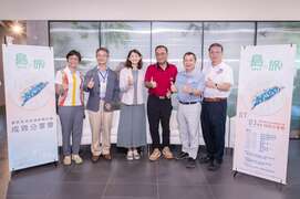 現場長官們合照
