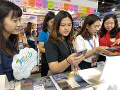 菲律賓TME旅展現場攤位及民踴躍的民眾(1)