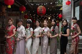 11.奮起湖老老街新人合照