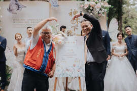 黃怡平處長與高瑞芳鄉長共同簽署愛情書約