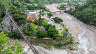 天長地久橋的交錯景色