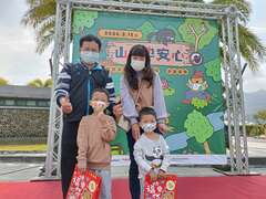 親子共同參與活動及體驗後領取獎品