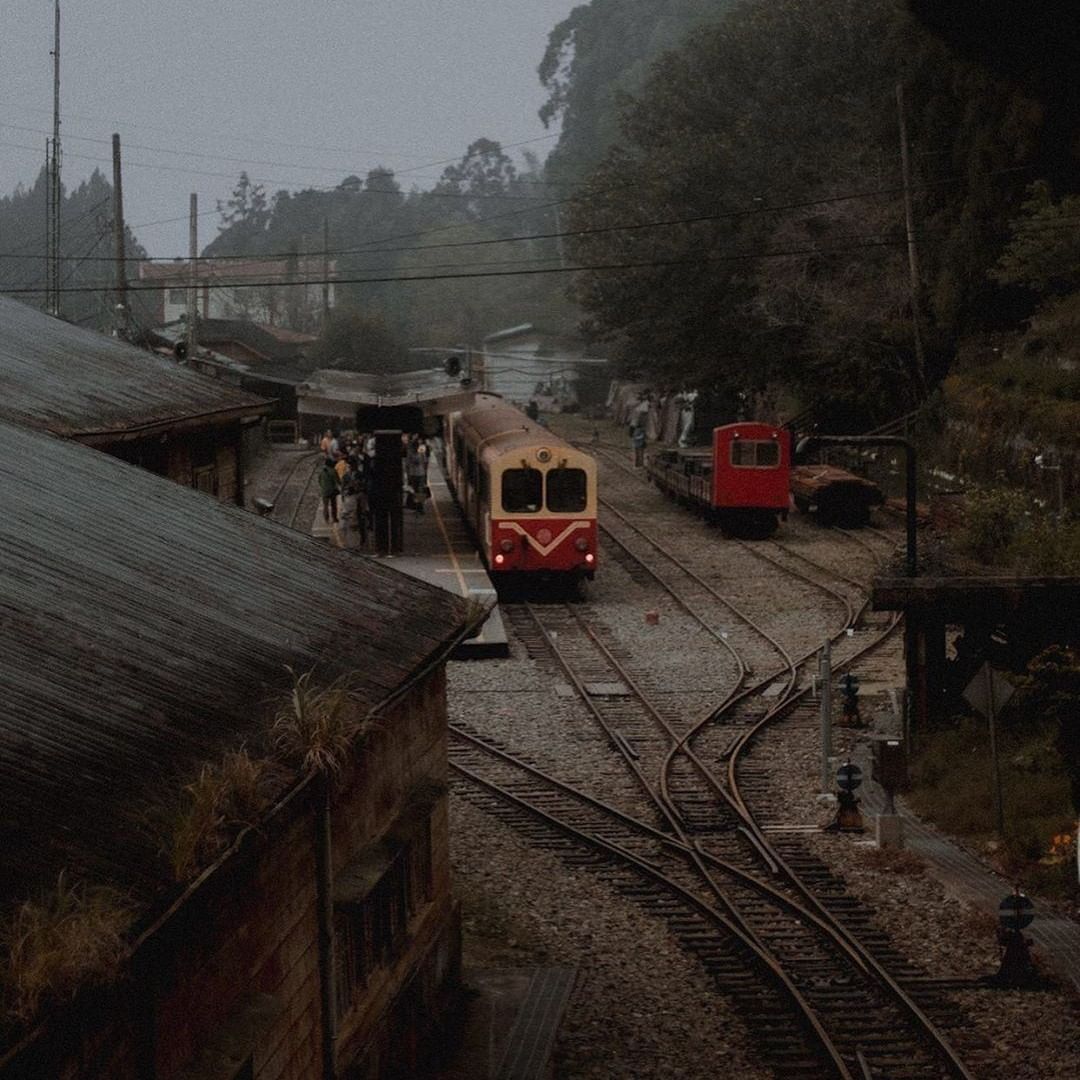 時光機：下一站日治時代阿里山火車 -⠀⠀⠀⠀⠀⠀⠀⠀⠀⠀⠀感謝 @ryan.t9 分享的美照-⠀⠀⠀⠀⠀⠀⠀⠀⠀⠀⠀⠀ #trav...