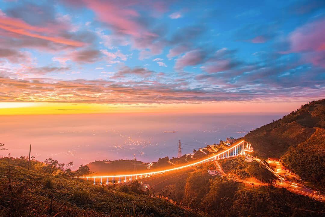 火燒的寂寞喔不來到太平，只有被夕陽燒的太平雲梯一點也不寂寞！-⠀⠀⠀⠀⠀⠀⠀⠀⠀⠀⠀⠀感謝 @ooxx2081 分享的美照⛰️-⠀...