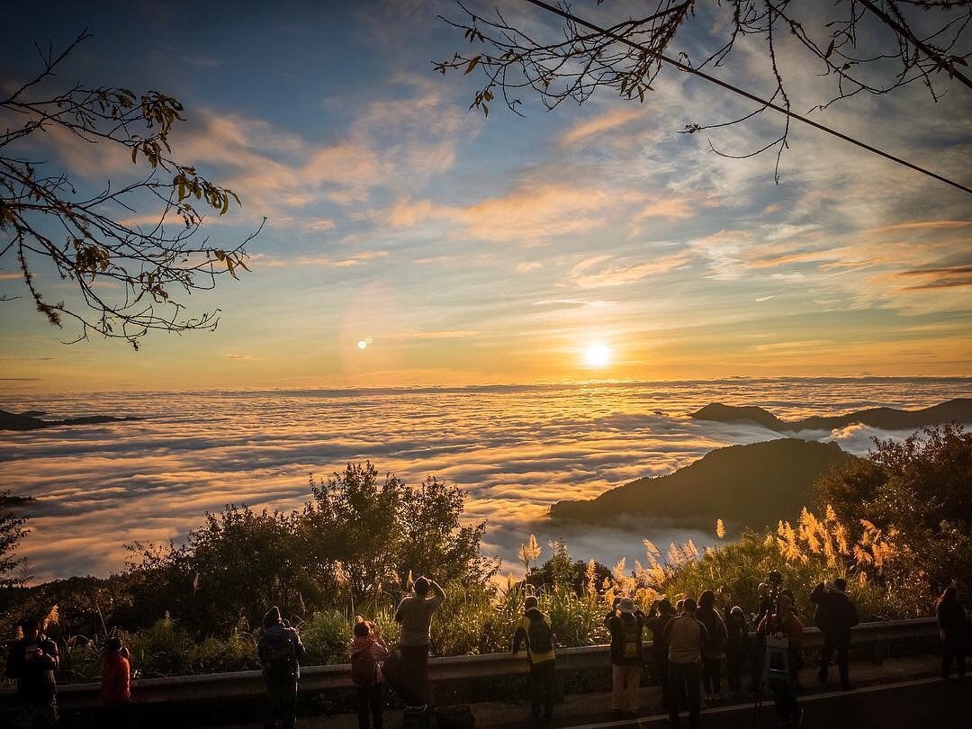 阿里山就是個攝影師群聚之地呀-感謝 @grassdodo 提供超棒照片- #travelalishan 或 @travelalis...