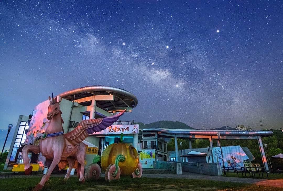 這飛天馬車就像從銀河來的12點一過立刻變回南瓜馬車- ⠀⠀⠀⠀⠀⠀⠀⠀⠀⠀⠀⠀感謝 @huangyuqiao1221 分享的美照❤...