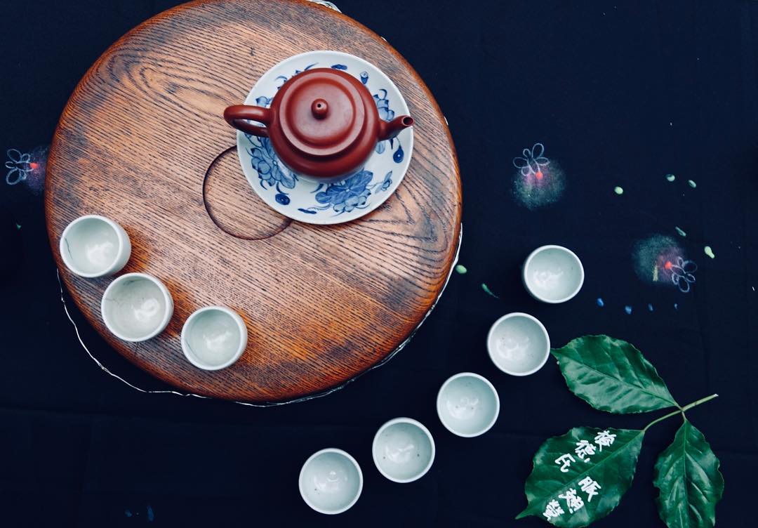 一起來圓潭生態園區賞螢吧記得照明設備一定要用紅色玻璃紙唷～⠀快 #travelalishan 或 @travelalishan 讓...