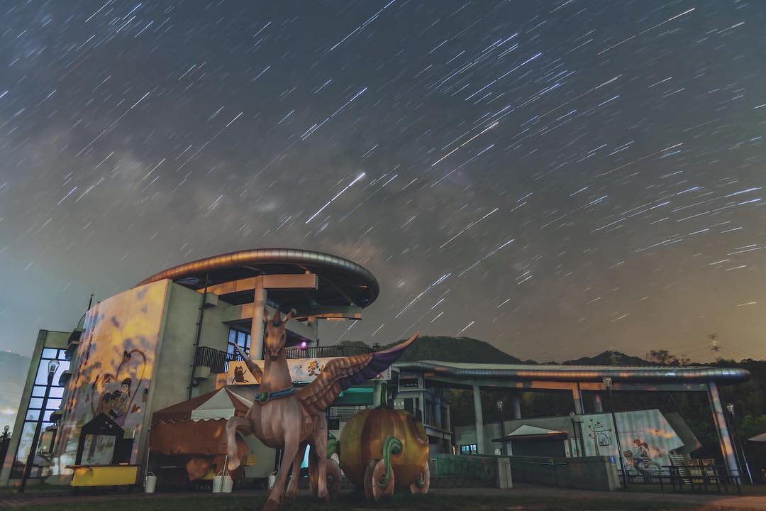 這銀河及星軌的景象讓牛埔仔愛情大草原更浪漫了- ⠀⠀⠀⠀⠀⠀⠀⠀⠀⠀⠀⠀感謝 @johnnykai918 分享的美照❤️- #tr...