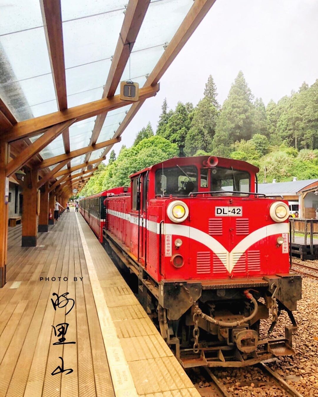 阿里山的經典非小貨車莫屬- ⠀⠀⠀⠀⠀⠀⠀⠀⠀⠀⠀⠀感謝 @wu.christy 分享的美照-⠀⠀⠀⠀⠀⠀⠀⠀⠀⠀⠀⠀ #trav...