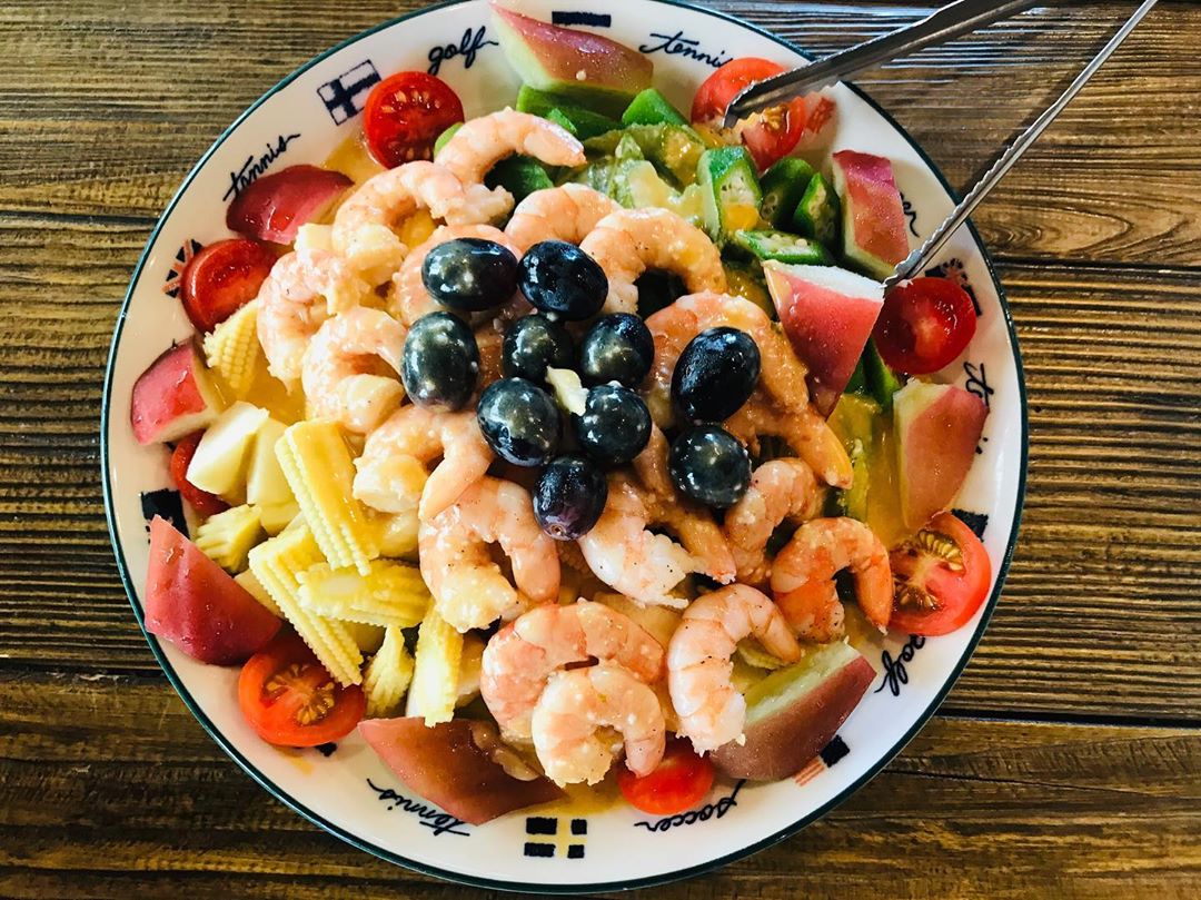 深夜附上不太罪惡的輕食沙拉老闆娘特調的百香果醬汁好爽口- ⠀⠀⠀⠀⠀⠀⠀⠀⠀⠀⠀⠀感謝  @⛰️編 分享的美照❤️-⠀⠀⠀⠀⠀⠀⠀...