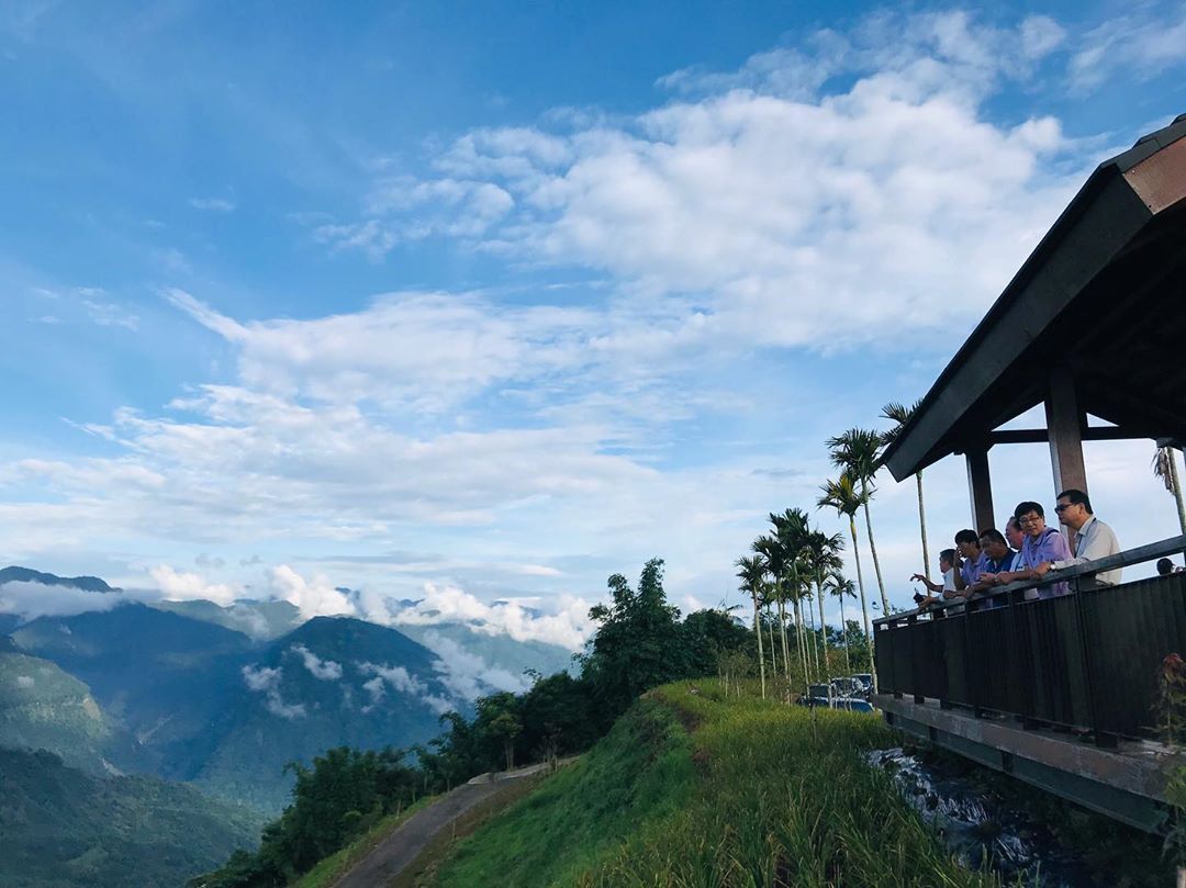 麻竹湖步道上的觀景台真的好適合拍下與天空的合照- ⠀⠀⠀⠀⠀⠀⠀⠀⠀⠀⠀⠀感謝 ⛰️編 分享的美照❤️-⠀⠀⠀⠀⠀⠀⠀⠀⠀⠀⠀⠀ ...