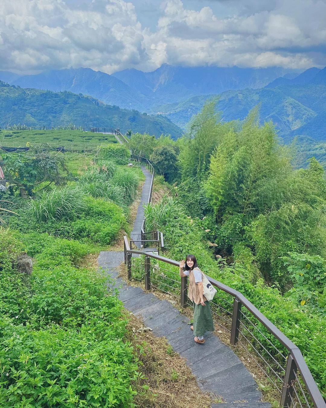 隱藏在太和山角鐵茶屋後的一條小步道，眺望群山環繞，看著山覺得心曠神怡感謝 @kims.shashin  美照分享-⠀歡迎在您的貼文...