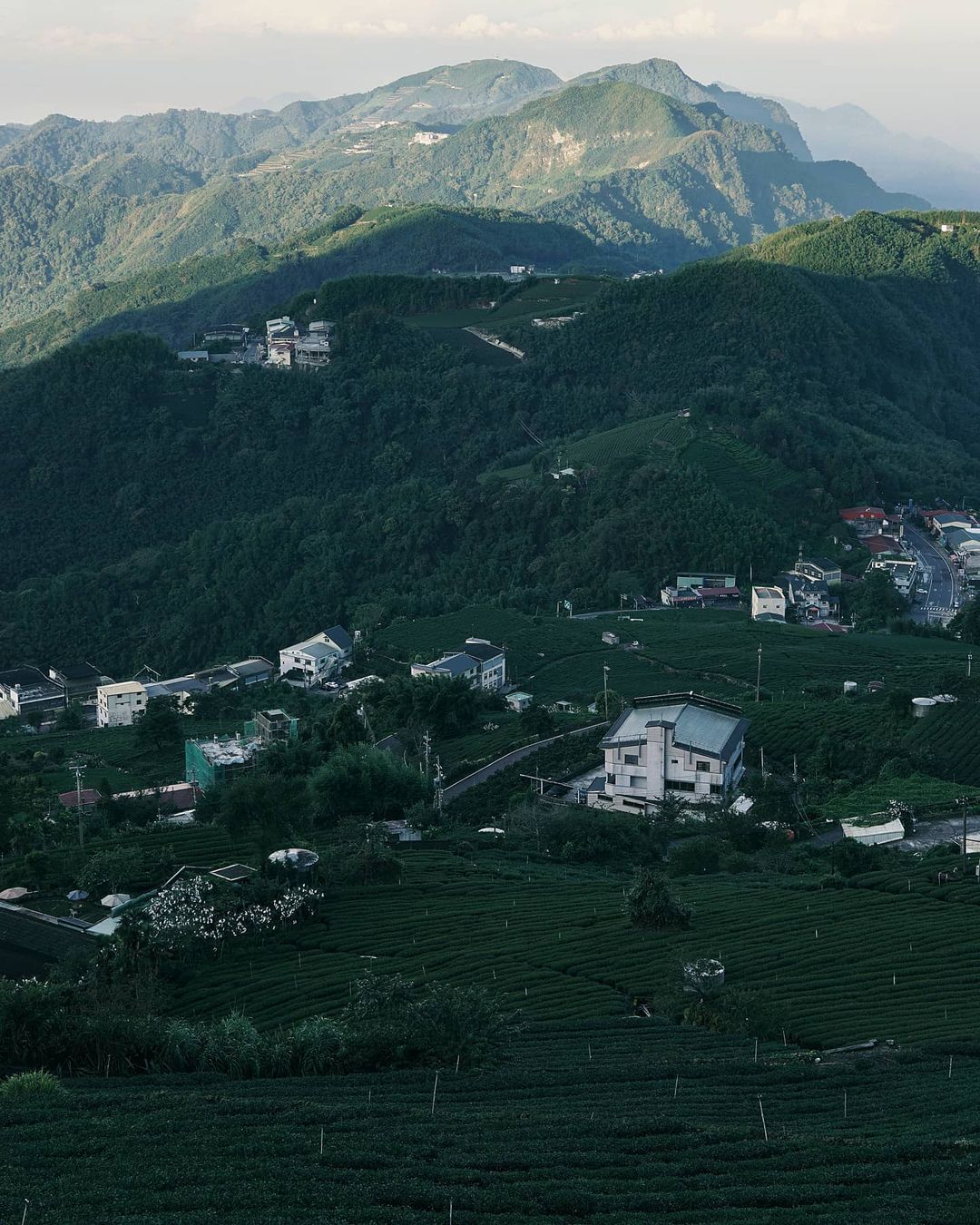 有些網友會困惑為什麼我們分享的一些景點，看起來不像是在阿里山阿? 總會忍不住想要把來龍去脈熱情分享給網友們一個最簡單最廣義的概念，...