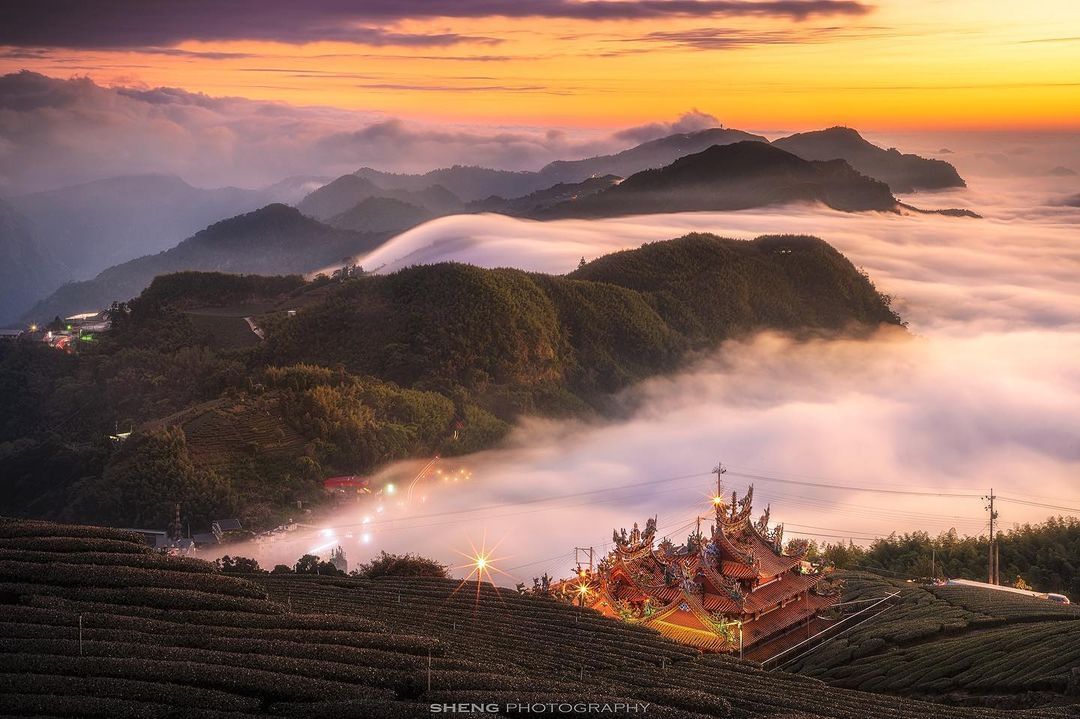 石棹雲海天黑前的浪漫，一波又一波的雲海，讓人愛上這個冬天照片授權 @qwe0088516 -⠀歡迎在您的貼文 #travelali...