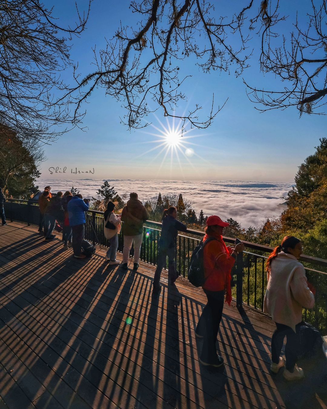 阿里山公路89.5K的美麗日落路過的風景肯定要為此駐足！照片授權 @shih_hsuan6260 -⠀歡迎在您的貼文及限動 #tr...