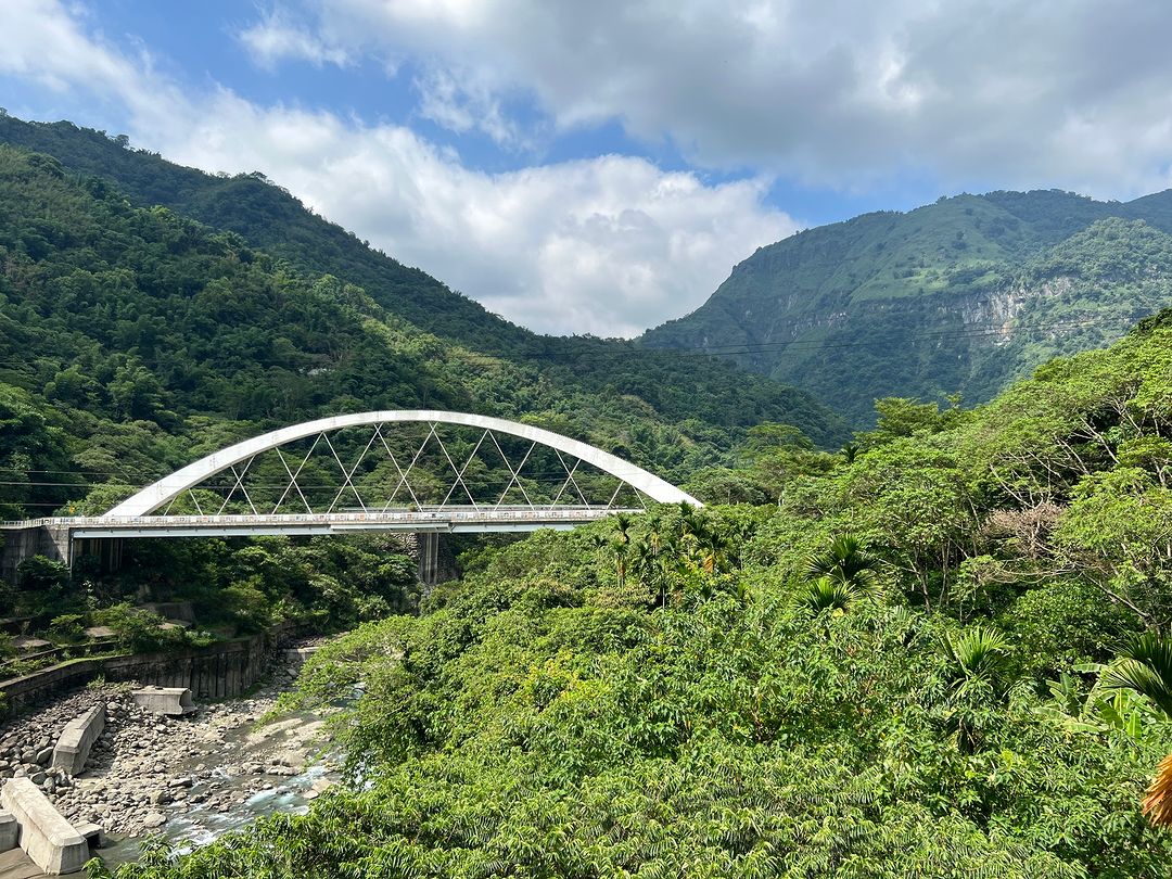 看了幾天的滿目瘡痍，好想念耀眼的阿里山風景，一起耐心等候阿里山恢復❤【#凱米颱風 0727相關資訊】（隨時更新）一整天關注阿里山轄...