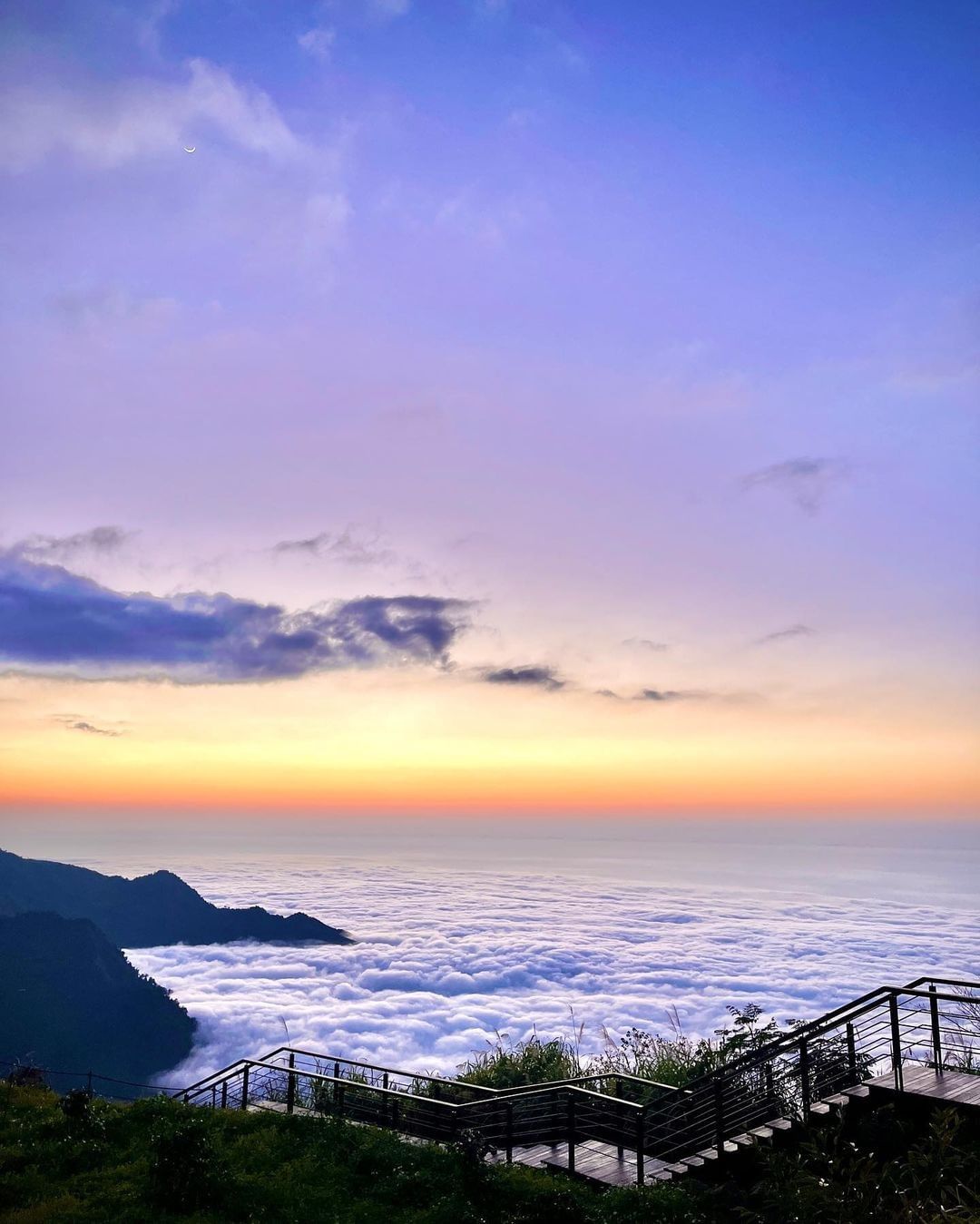 雲海，你解鎖了嗎？有人看了幾次白牆才解鎖有人第一次追雲海就成功了呢（感謝 @guang_wanniii 分享美照）-⠀歡迎在您的貼...