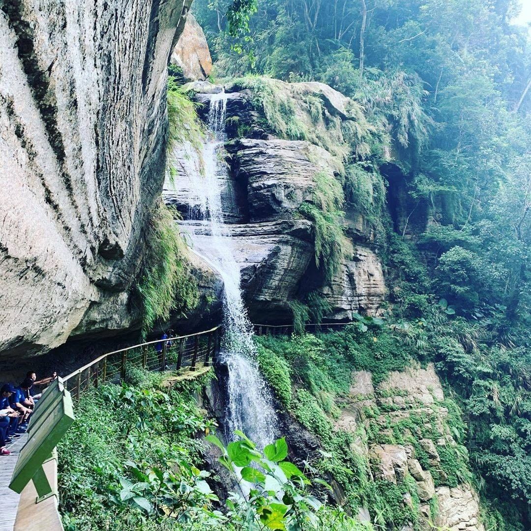 炎炎夏日上山避暑，爬竹坑溪步道 ⛰順便到龍宮瀑布清涼一下 -⠀⠀⠀⠀⠀⠀⠀⠀⠀⠀⠀感謝 @www810301 分享的美照-⠀⠀⠀⠀...