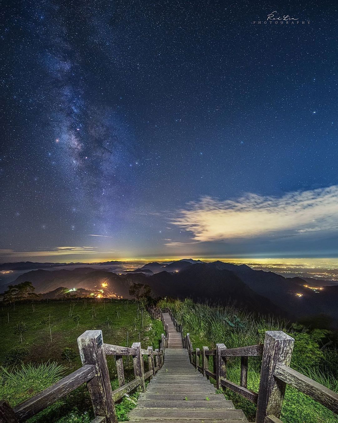 二延平步道真是個好地方可以看雲海、夕陽，又可以賞夜景-⠀⠀⠀⠀⠀⠀⠀⠀⠀⠀⠀感謝 @red_lin_photography  分享...