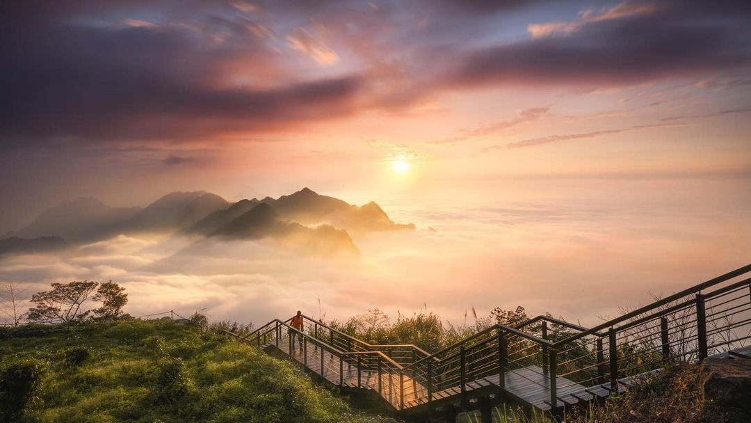 小編要邀請你來☁二延平步道遊蹤☁一起來健行！來參加活動順便碰碰運氣說不定就看到如此美色(是景色)活動資訊➡FB 阿里山 新印象（感...