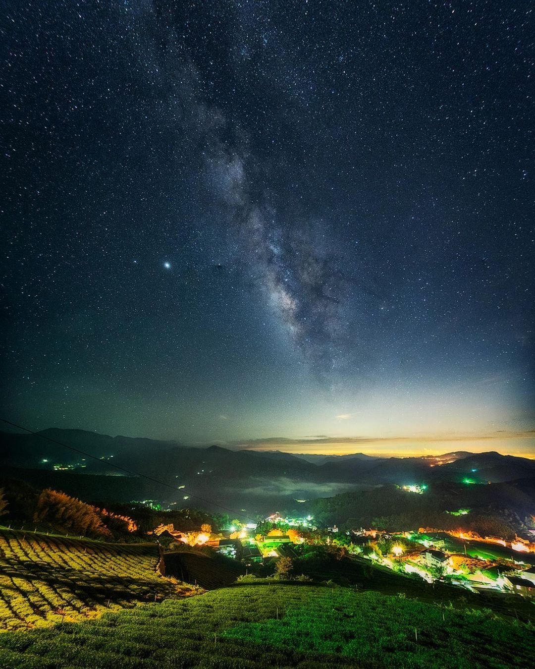 好久沒來個阿里山的銀河美照了來到山上除了看日出、雲海、夕陽之外星空跟銀河都是必追的美景啊！-⠀⠀⠀⠀⠀⠀⠀⠀⠀⠀⠀感謝 @afor...