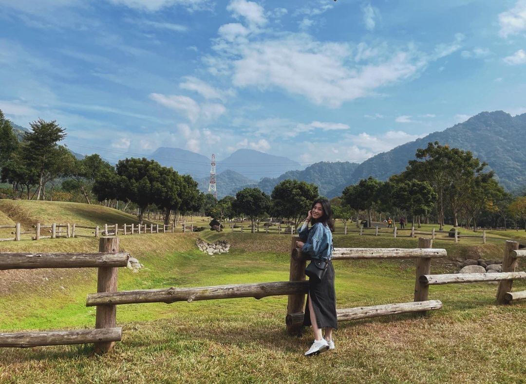 阿里山公路旁的一道風景也是看夕陽、觀星的好去處照片授權感謝 @vivi_dreams -⠀歡迎在您的貼文 #travelalish...