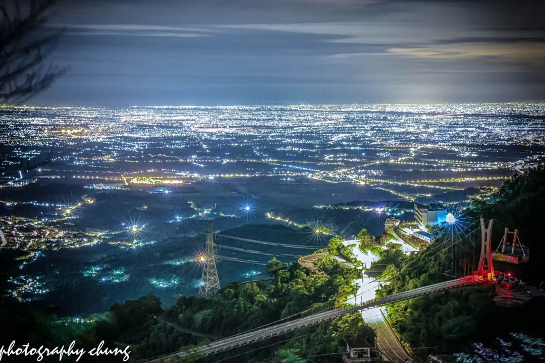 想看夜景了。照片授權感謝 @chung.photography -⠀歡迎在您的貼文 #travelalishan 或 @trave...