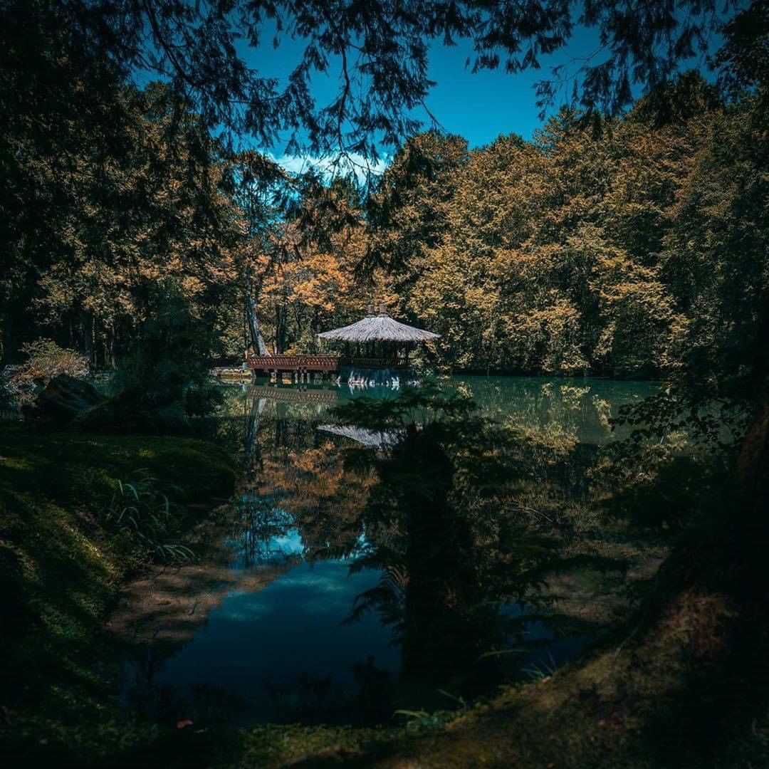 不同角度、不同色調的姐妹潭有著一股神祕的氣氛呢-⠀⠀⠀⠀⠀⠀⠀⠀⠀⠀⠀感謝 @friedrich_foto  分享的美照-⠀⠀⠀⠀...