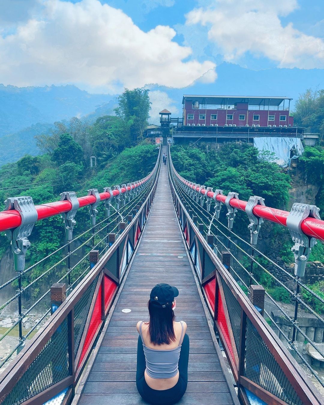 來到山美部落，就走一趟福美吊橋吧~照片授權 @jie_c_h -⠀歡迎在您的貼文 #travelalishan 或 @travel...