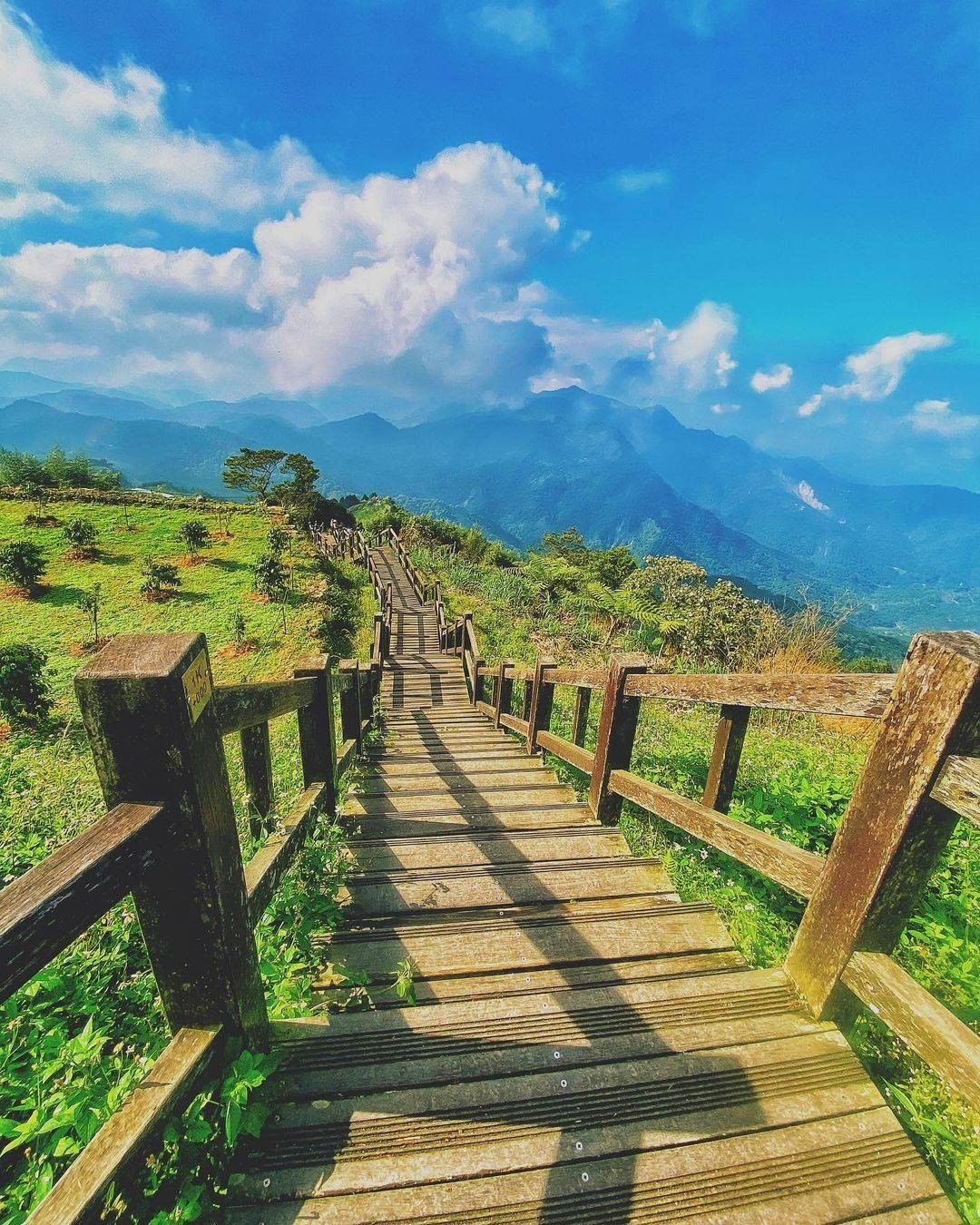 好一片晴空萬里呀！超級適合登山健行的天氣-⠀⠀⠀⠀⠀⠀⠀⠀⠀⠀⠀感謝 @zhu_1016  分享的美照-⠀⠀⠀⠀⠀⠀⠀⠀⠀⠀⠀⠀ ...