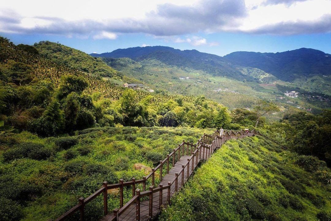 這個顏色的太興岩步道就像畫裡的景色般飽滿又迷人！-⠀⠀⠀⠀⠀⠀⠀⠀⠀⠀⠀感謝 @corn_photo_life  分享的美照-⠀⠀...