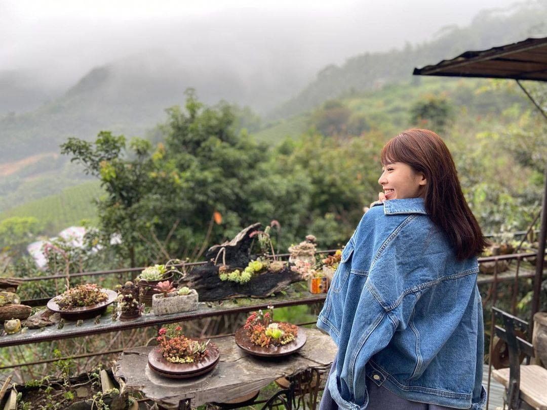 小巧可愛又充滿仙境感的咖啡館☕是來到阿里山絕對不能錯過的景點呀！-⠀⠀⠀⠀⠀⠀⠀⠀⠀⠀⠀感謝 @imhuangchin 分享的美照...