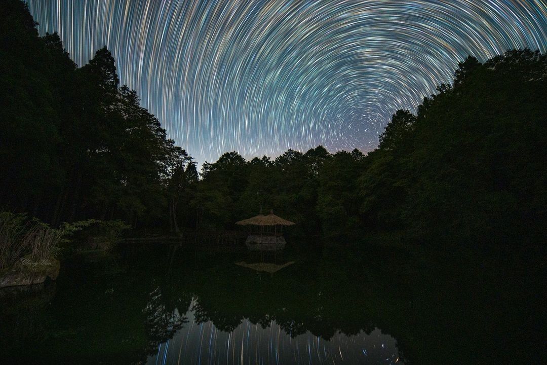 星軌。星空。閃亮的夜晚。想跟著星星夢遊去了❤照片授權 @chang_yun79 -⠀歡迎在您的貼文 #travelalishan ...