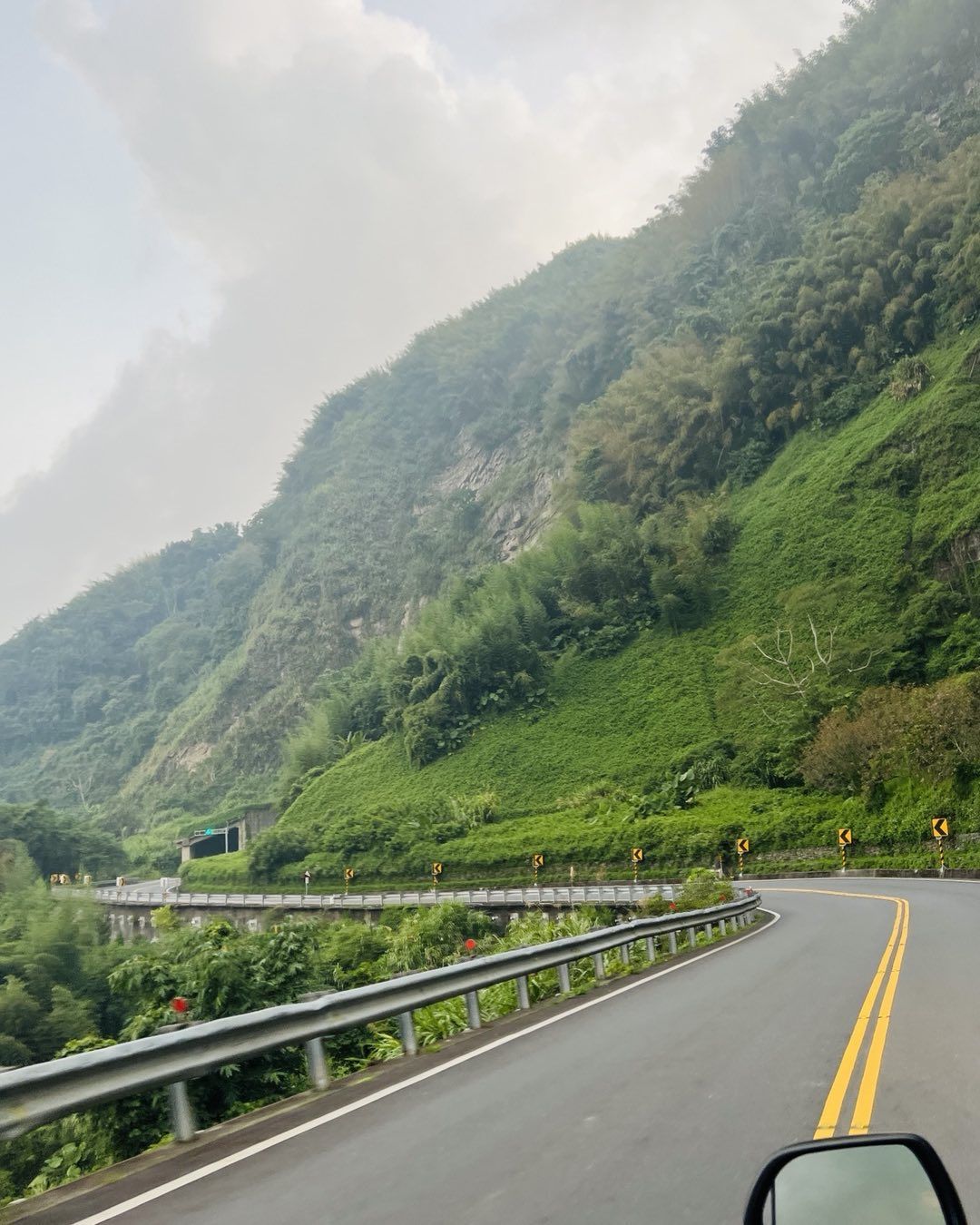 下山！美美的阿里山公路大家的週末過得好嗎～因為颱風與東北季風，這幾天的天氣沒有很理想，大家要出門注意安全，請儘量避免到山區❤️-#...