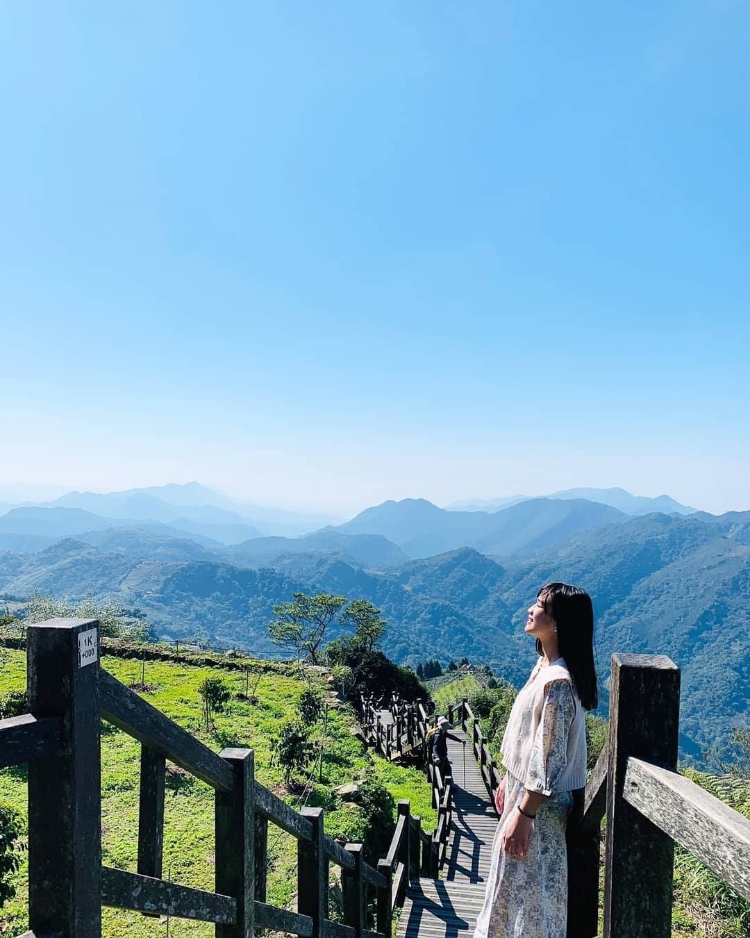 阿里山旅程結束後還是會特別想念阿里山的暖陽跟翠綠茶園☀讓旅人儲蓄能量-⠀⠀⠀⠀⠀⠀⠀⠀⠀⠀⠀感謝 @ppeiyii  分享的美照-...