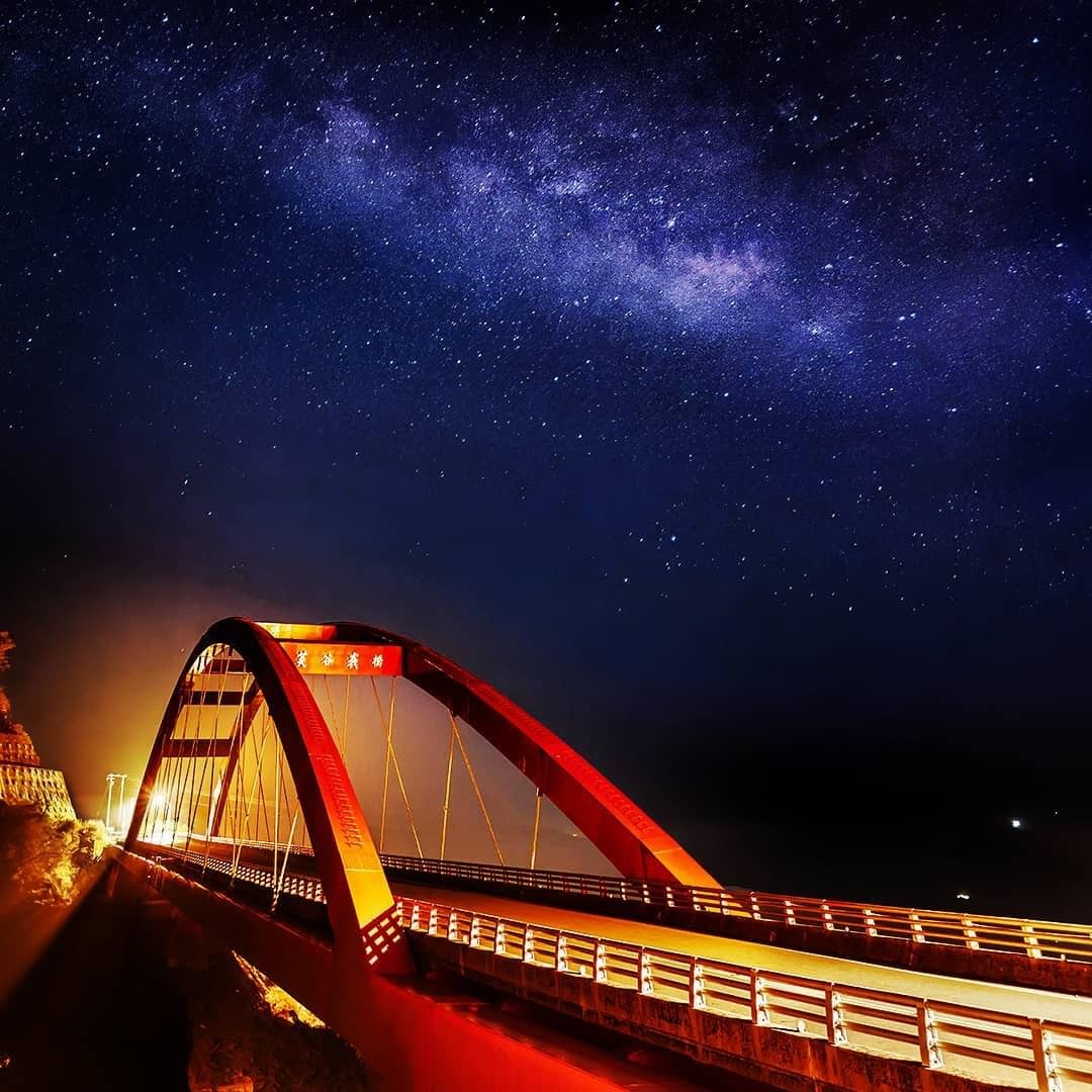 小編只看過白天版本的芙谷莪橋沒想到夜晚竟有如此美麗的景象-⠀⠀⠀⠀⠀⠀⠀⠀⠀⠀⠀感謝 @travelneverlate  分享的美...