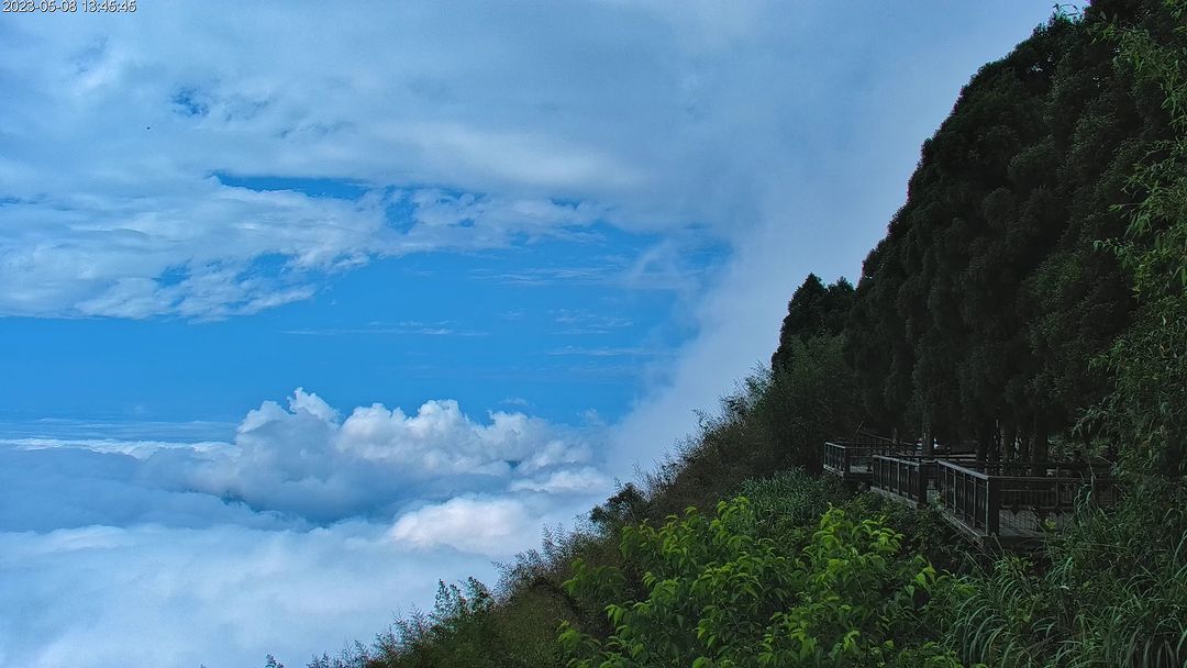 雨後的海-⠀歡迎在您的貼文 #travelalishan 或 @travelalishan曬曬阿里山有多美，有機會在官方IG、FB...