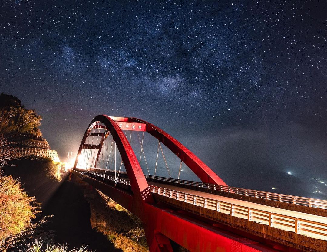 初夏就來阿里山看星星吧！待到天空萬里無雲時照片授權 @tw.luoyin -⠀歡迎在您的貼文 #travelalishan 或 @...