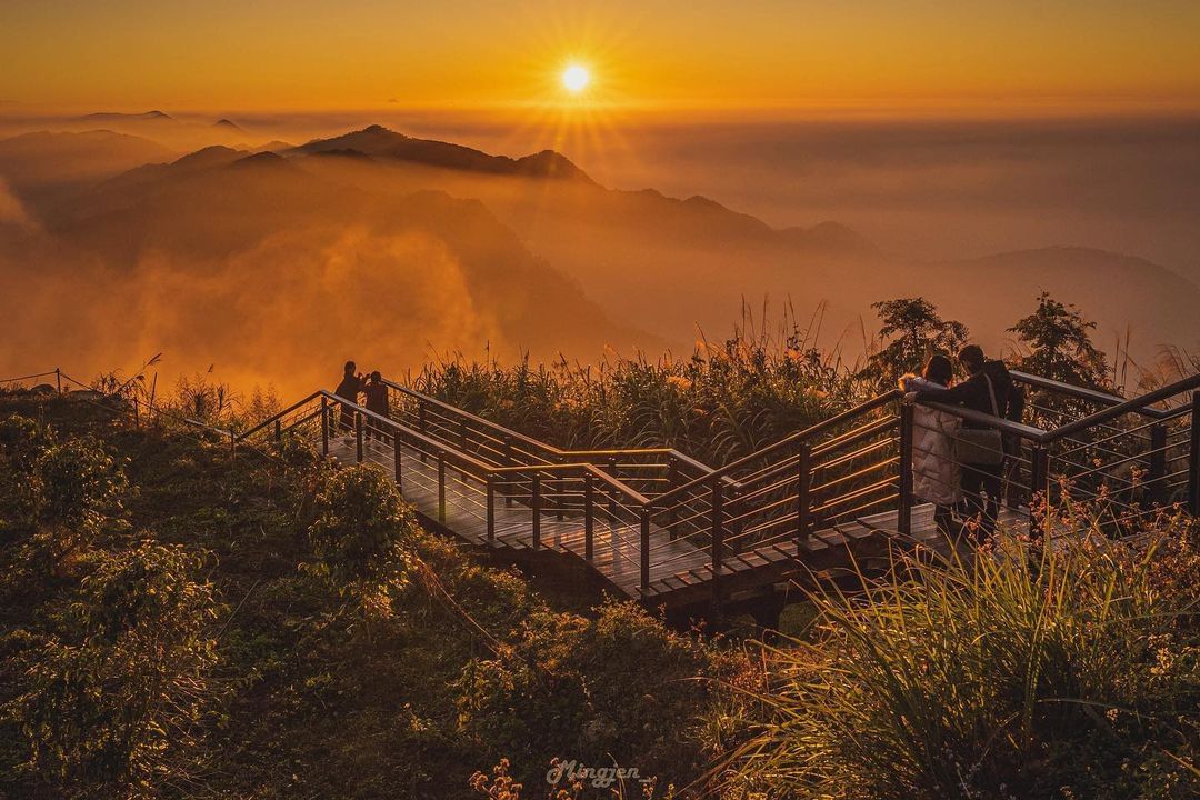 美麗而不憂愁的黃昏照片授權 @mingjen_ -⠀歡迎在您的貼文 #travelalishan 或 @travelalishan...