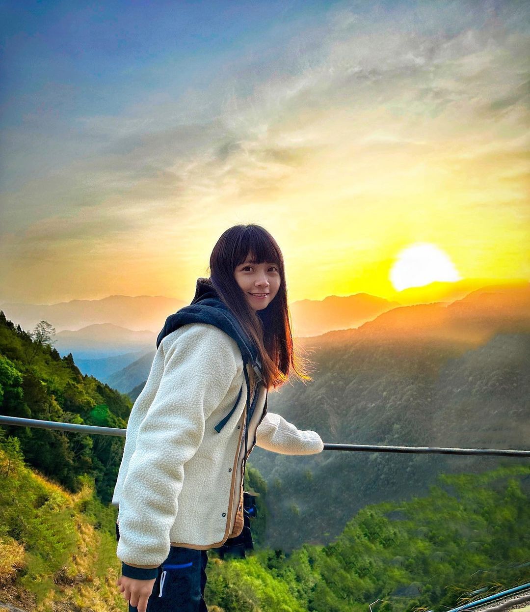 好完美的蛋黃日出so lucky you are !!你也是那個幸運的人嗎?歡迎分享美美的日出照照片授權 @bonnieilulu...