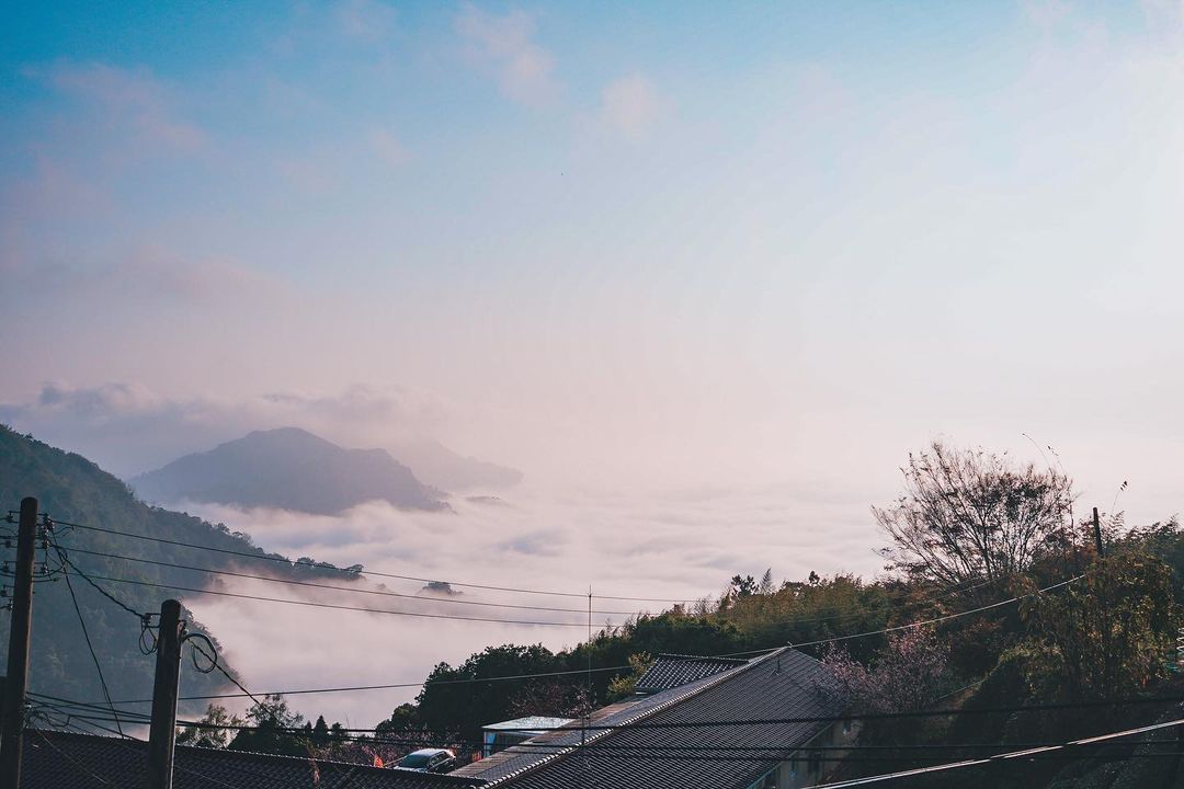 好想就住在山上，慢悠悠地、不趕時間地欣賞眼前的景色♡♡照片授權 @amb_ww -⠀歡迎在您的貼文 #travelalishan ...