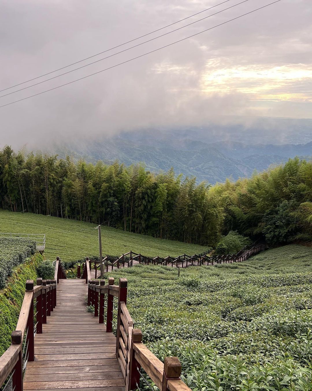 霞之道顧名思義就是看日落晚霞的好地方，但沒有出大景的時侯也依舊美麗！照片授權 @stacyhsin -⠀歡迎在您的貼文 #trav...