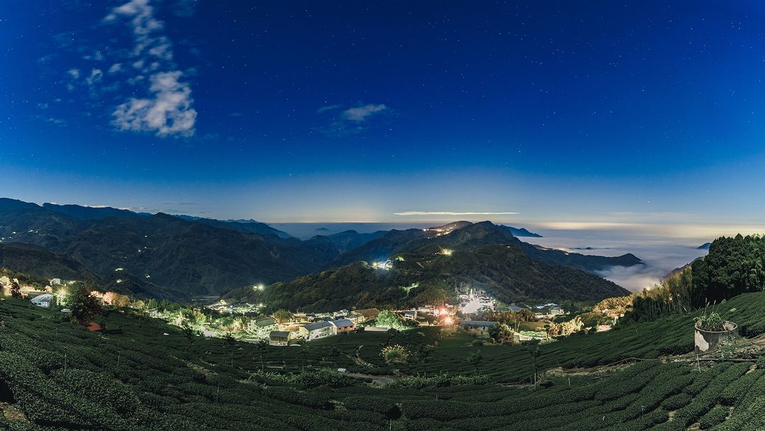 高清版的石棹夜色看著清澈的天空、遠處點綴一點牛奶鍋美到讓人不想睡~~~感謝 @photographer.kai 美照分享-⠀歡迎在...