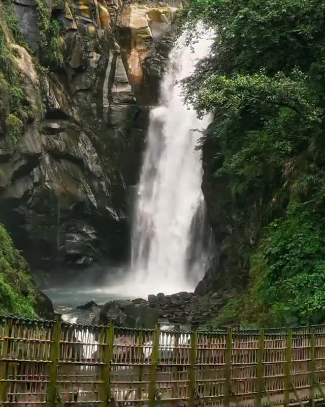 〖竹崎▹觀音瀑布〗慶祝開園兩周年，/㊀-/㊂免費入園當日社區有準備小禮物送給前400名入園的遊客來感受飄雨谷的沁涼，聆聽水流在山間...