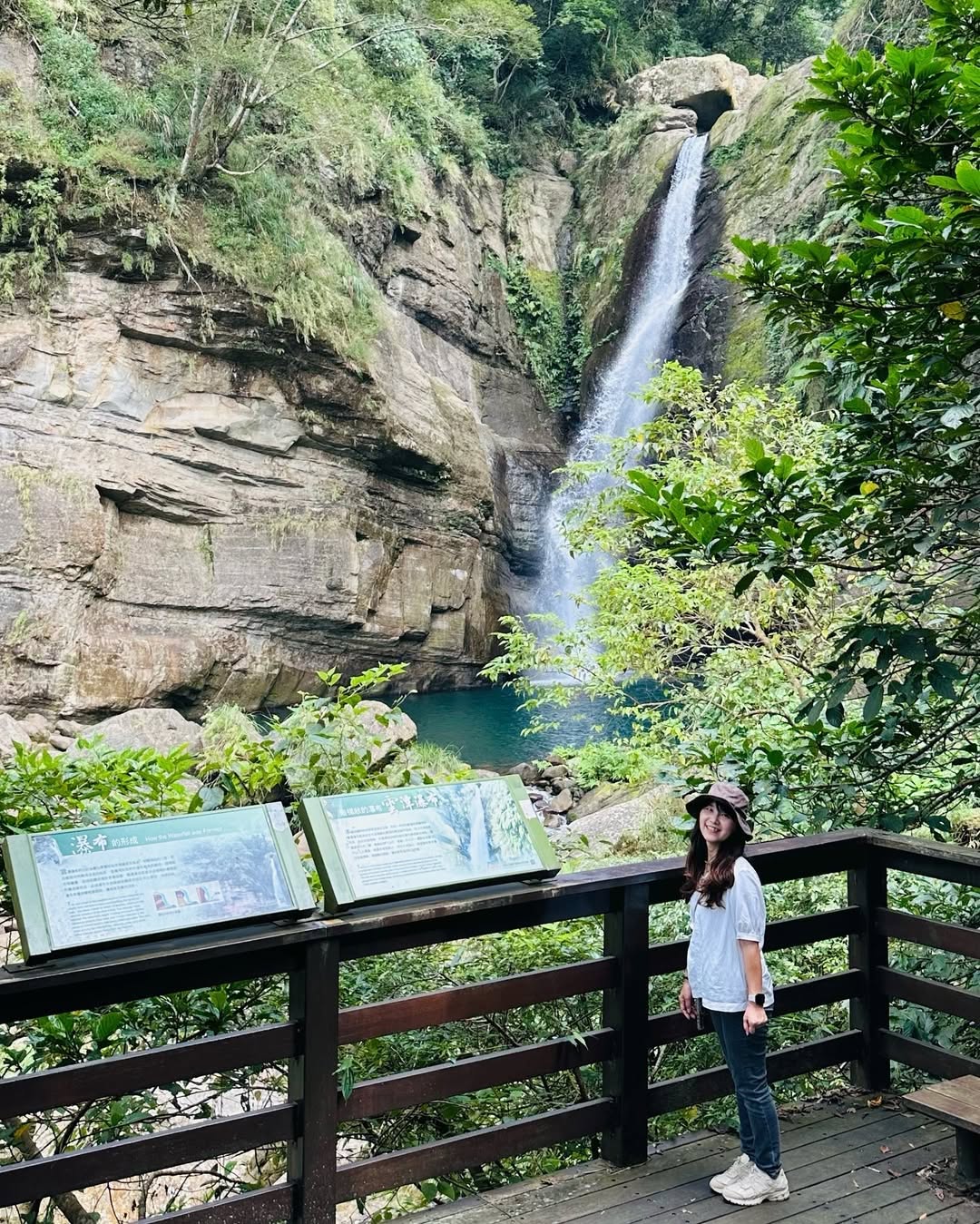 雲潭瀑布雲潭瀑布有「仁壽第一美景」之稱，步道入口位於166縣道約71K處，從入口步行約10分鐘，走617階石梯即可抵達觀景平台～這...